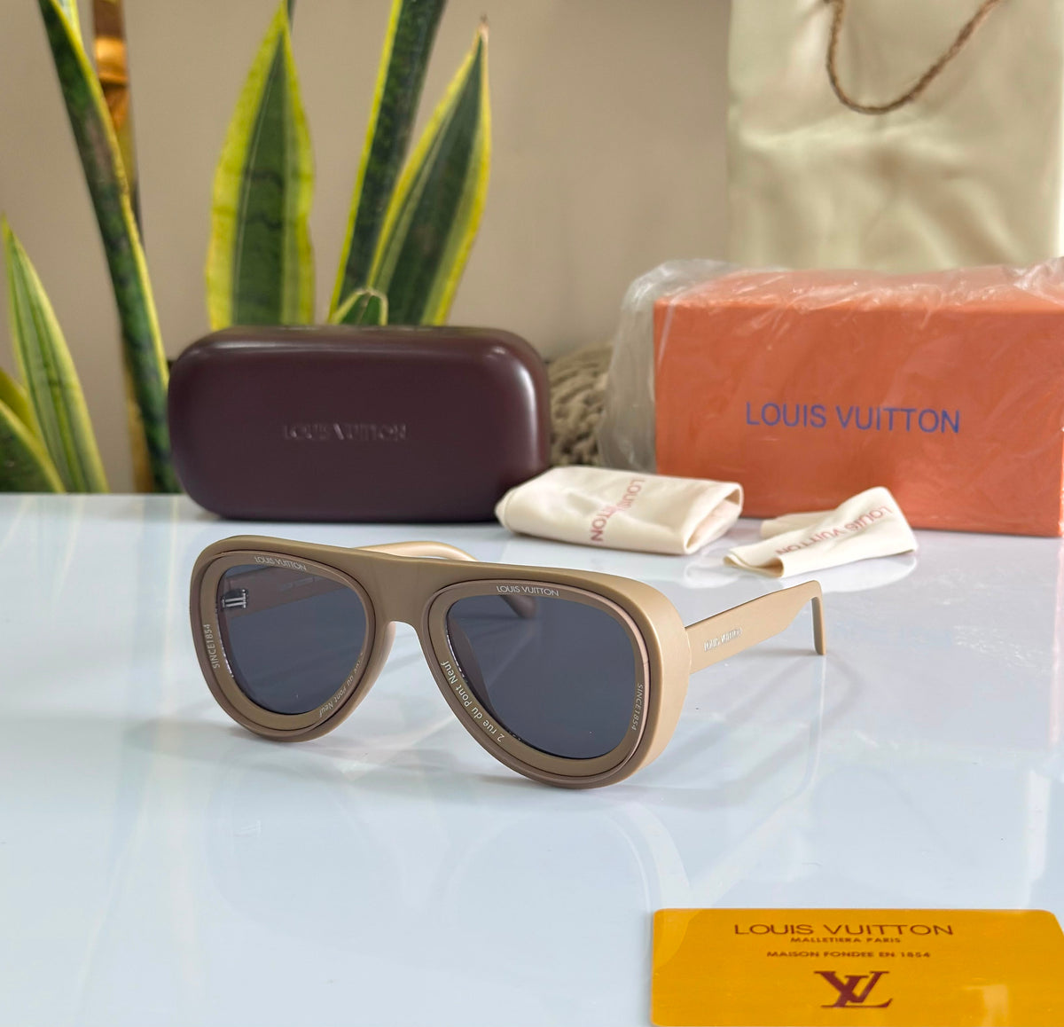 LOUIS VUITTON