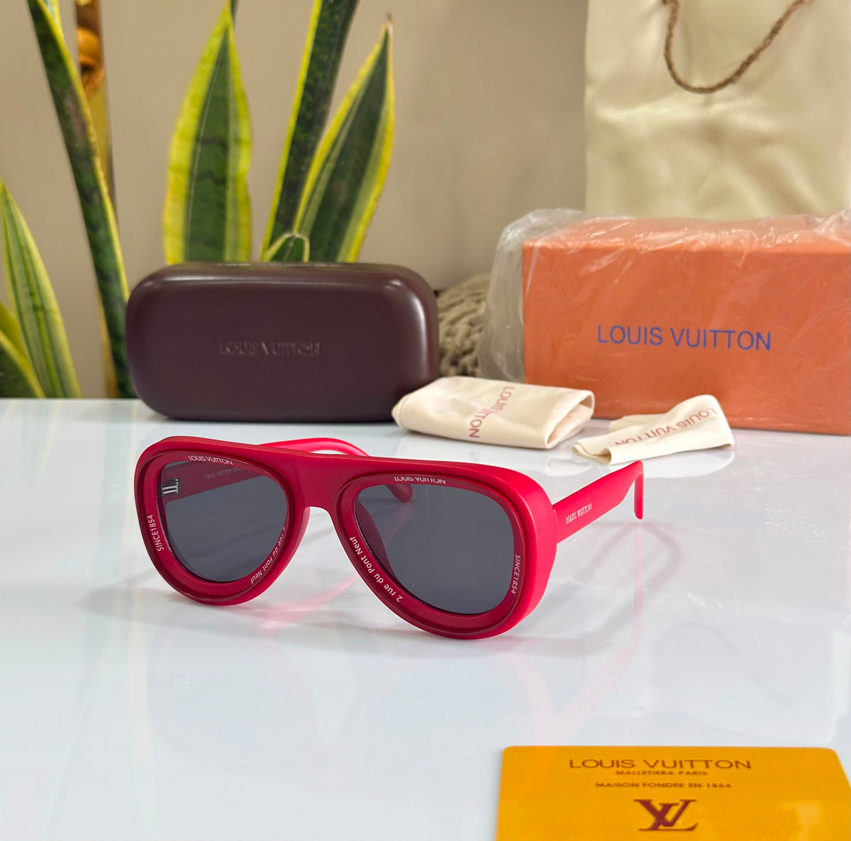 LOUIS VUITTON
